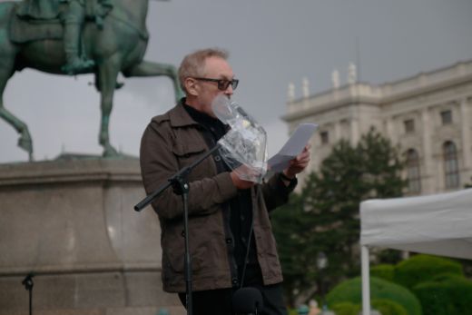 Schauspieler und Kabarettist Josef Hader auf der Kunst und Kultur Demo